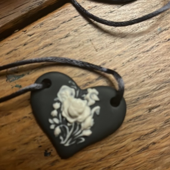 Vintage GOTH/Victorian style heart pendant - Picture 5 of 5